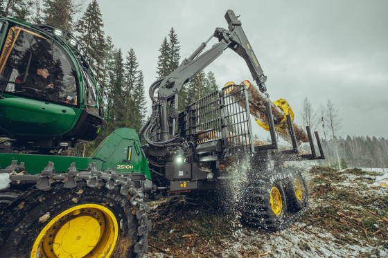 John Deere 2510H forvarders